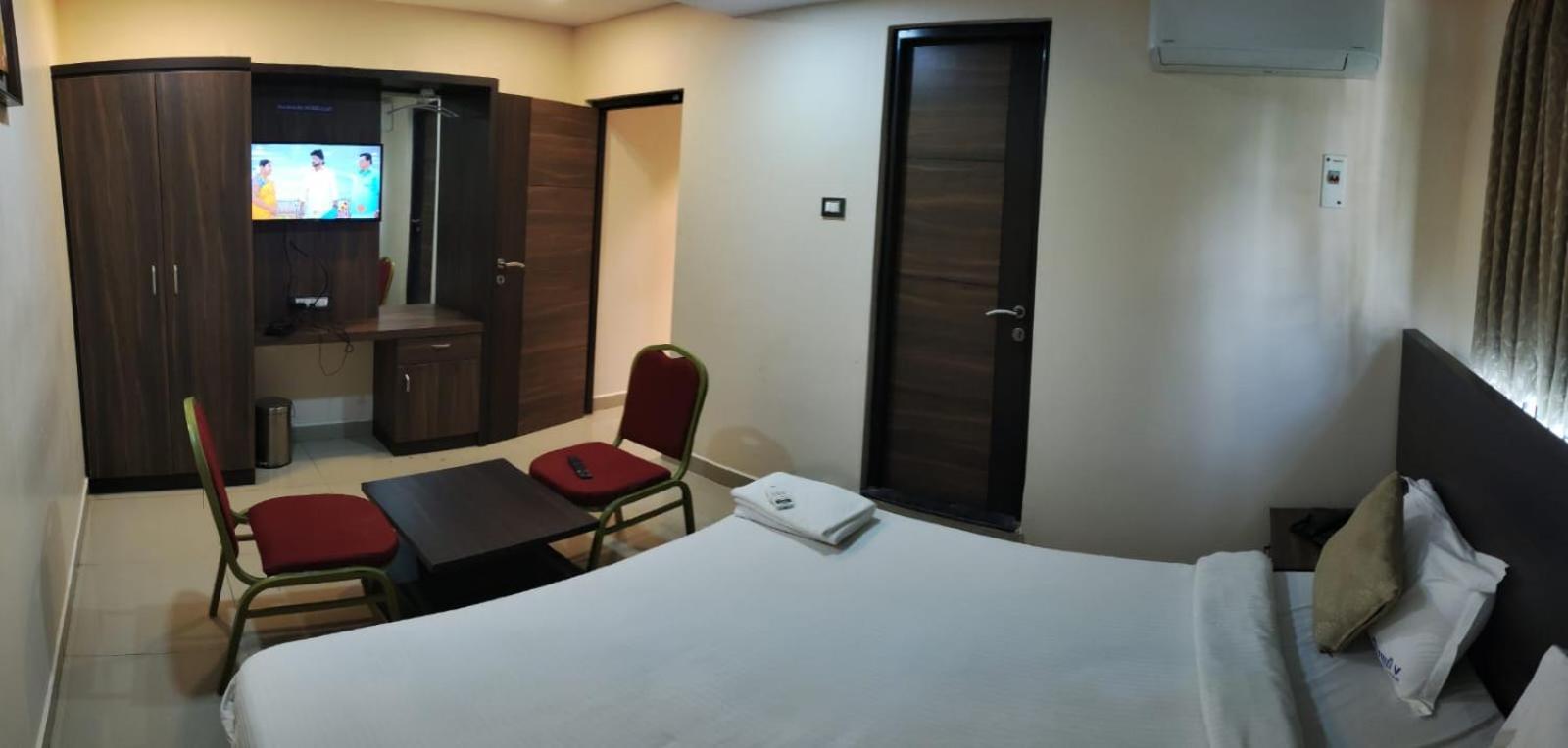 Hotel Sami V Landmarks Arantangi Экстерьер фото