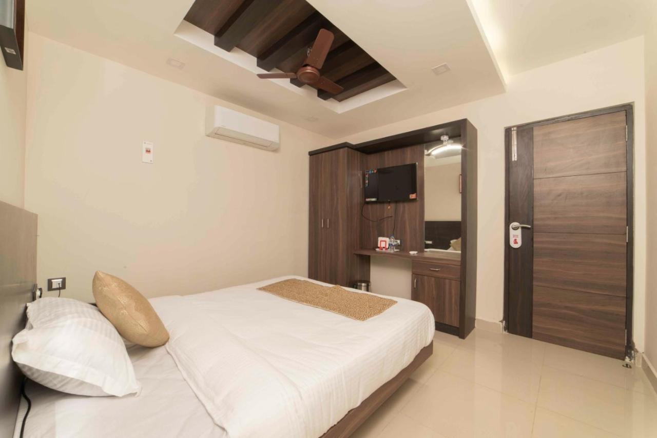 Hotel Sami V Landmarks Arantangi Экстерьер фото